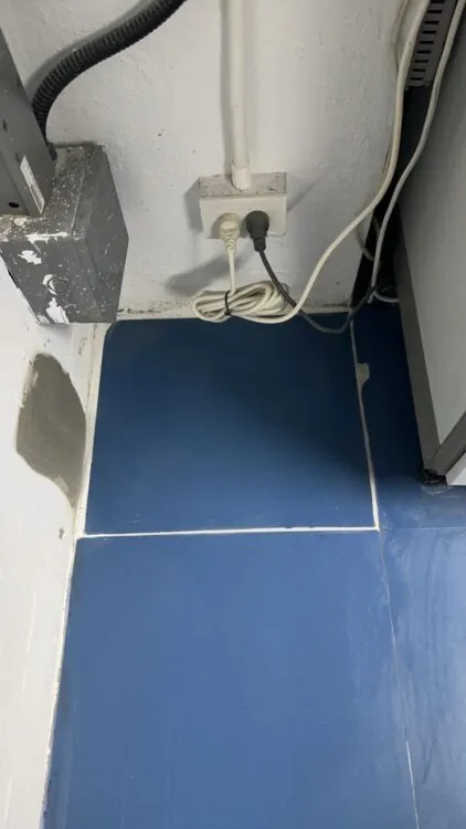 ซ่อมท่อน้ำดีรั่วใต้พื้น ดำเนินการเรียบร้อยครับผม 🙏🏻🙏🏻🙏🏻 ขอบคุณที่เรียกใช้บริการครับ 🥳🥳🥳🎉🎉🎉