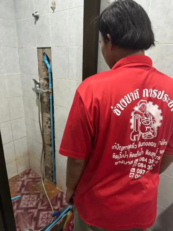 ซ่อมท่อประปารั่วในผนัง ลูกค้าสำราญราษฎร์เรียบร้อยครับผม