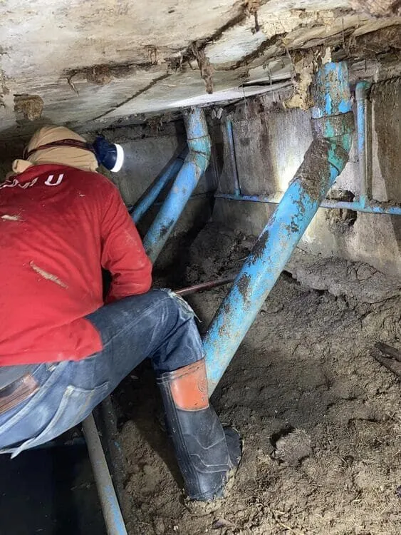 เดินระบบท่อน้ำดีใต้ถุนอาคาร โรงงานที่อยุธยา