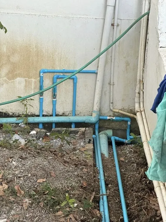 เดินระบบท่อน้ำดีใต้ถุนอาคาร โรงงานที่อยุธยา