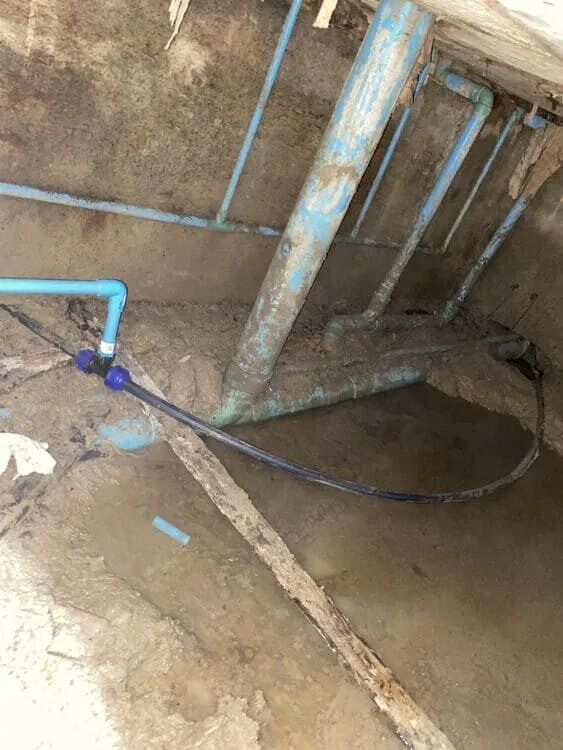เดินระบบท่อน้ำดีใต้ถุนอาคาร โรงงานที่อยุธยา