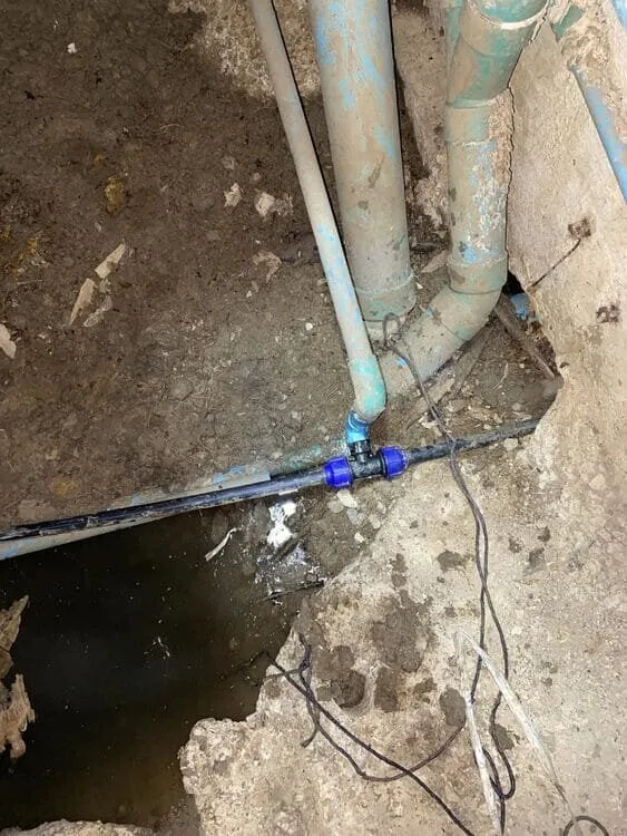 เดินระบบท่อน้ำดีใต้ถุนอาคาร โรงงานที่อยุธยา